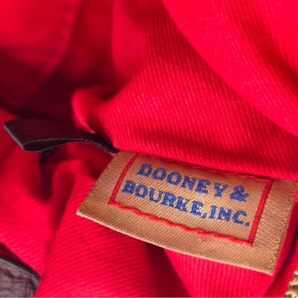 Dooney & Bourke Belvedere Logo Lock shoulder bag in burgundy pebbled leather - Picture 7 of 7